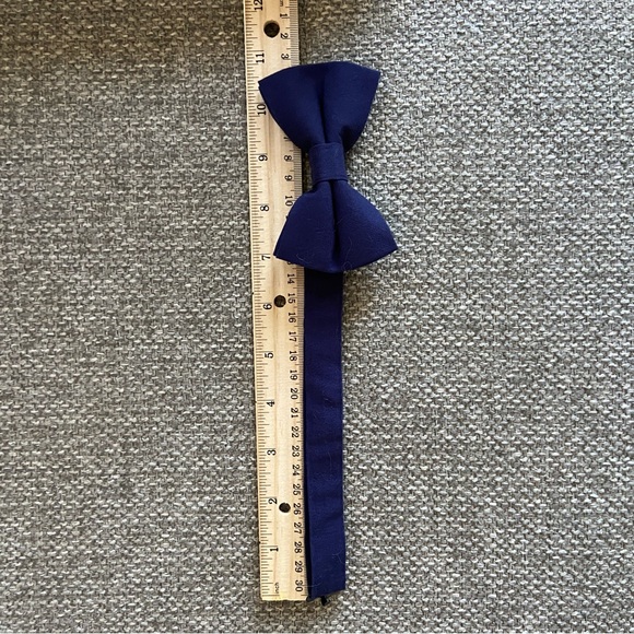 Blue Clip-on Bowtie 2/$12 or 1/$8 - Picture 3 of 4
